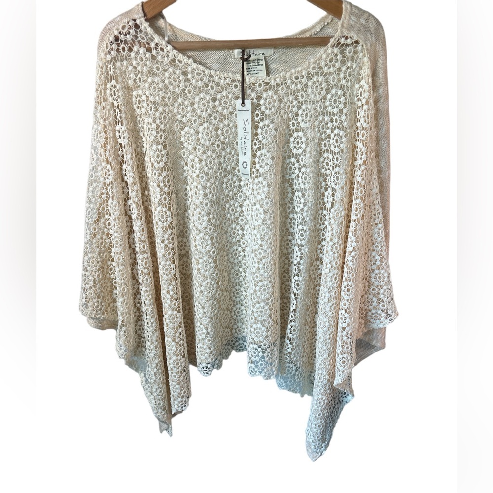 NWT Solitare crocheted poncho medium creme white grandmacore floral